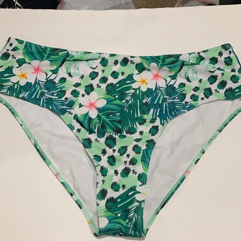 Plus size swim bottoms